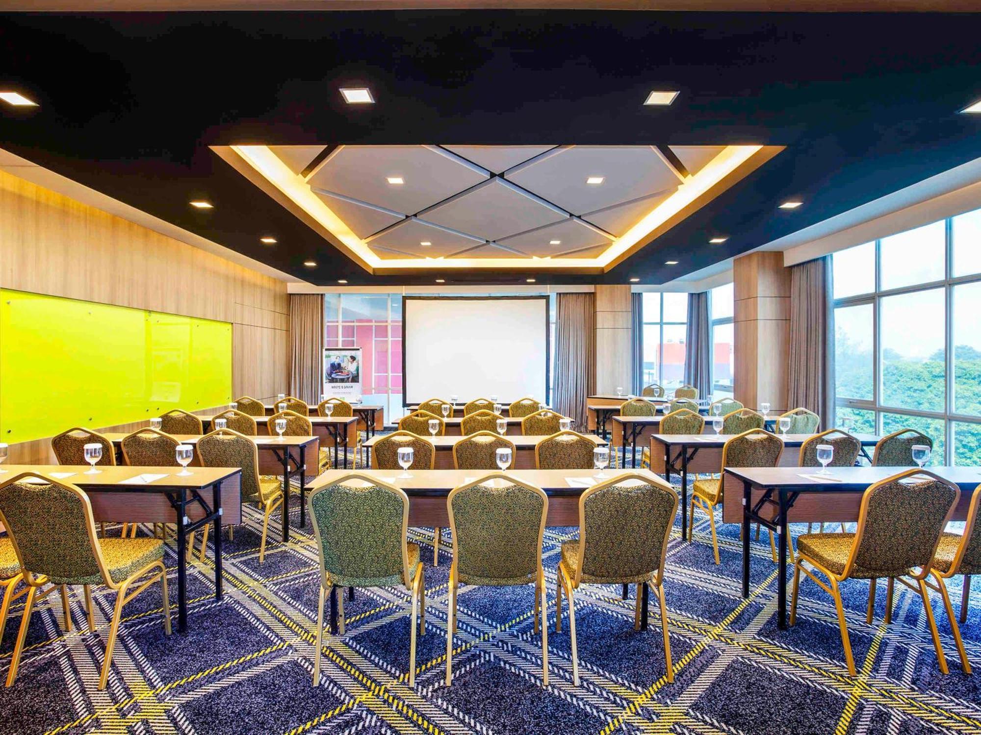 Hotel Ibis Styles Bekasi Jatibening Exteriér fotografie